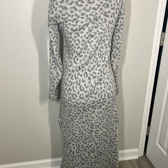 Jessica Simpson Fine Knit Long Grey Leopard Print Cardigan SX - Picture 4 of 8